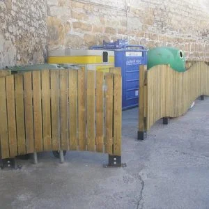 Cubrecontenedor de madera modelo Urbano Curvo