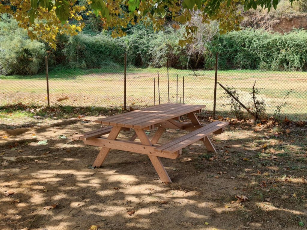 mantenimiento para una mesa de picnic de madera